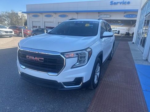 Used 2022 GMC Terrain SLE w/ Driver Convenience Package image 6
