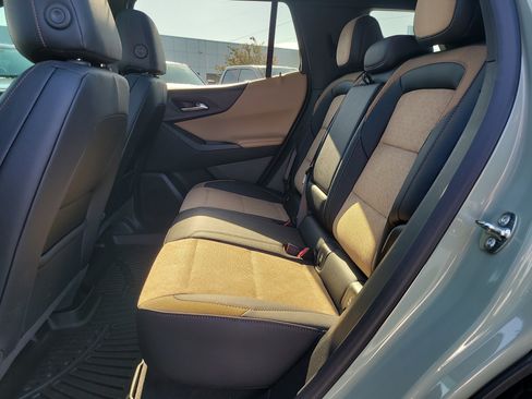 Used 2025 Chevrolet Equinox ACTIV w/ Safety and Technology Package AWD/4WD image 11
