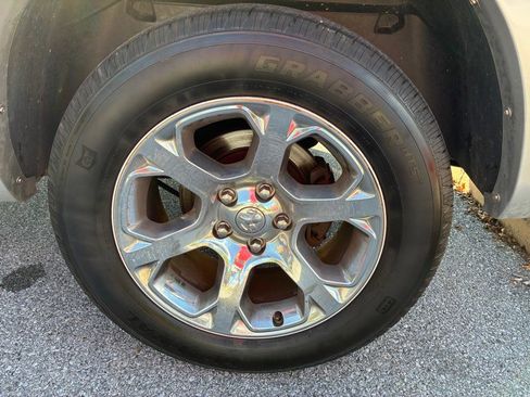 Used 2017 RAM 1500 Laramie w/ Convenience Group image 22