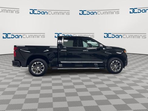 Used 2023 Chevrolet Silverado 1500 High Country w/ Technology Package AWD/4WD image 9