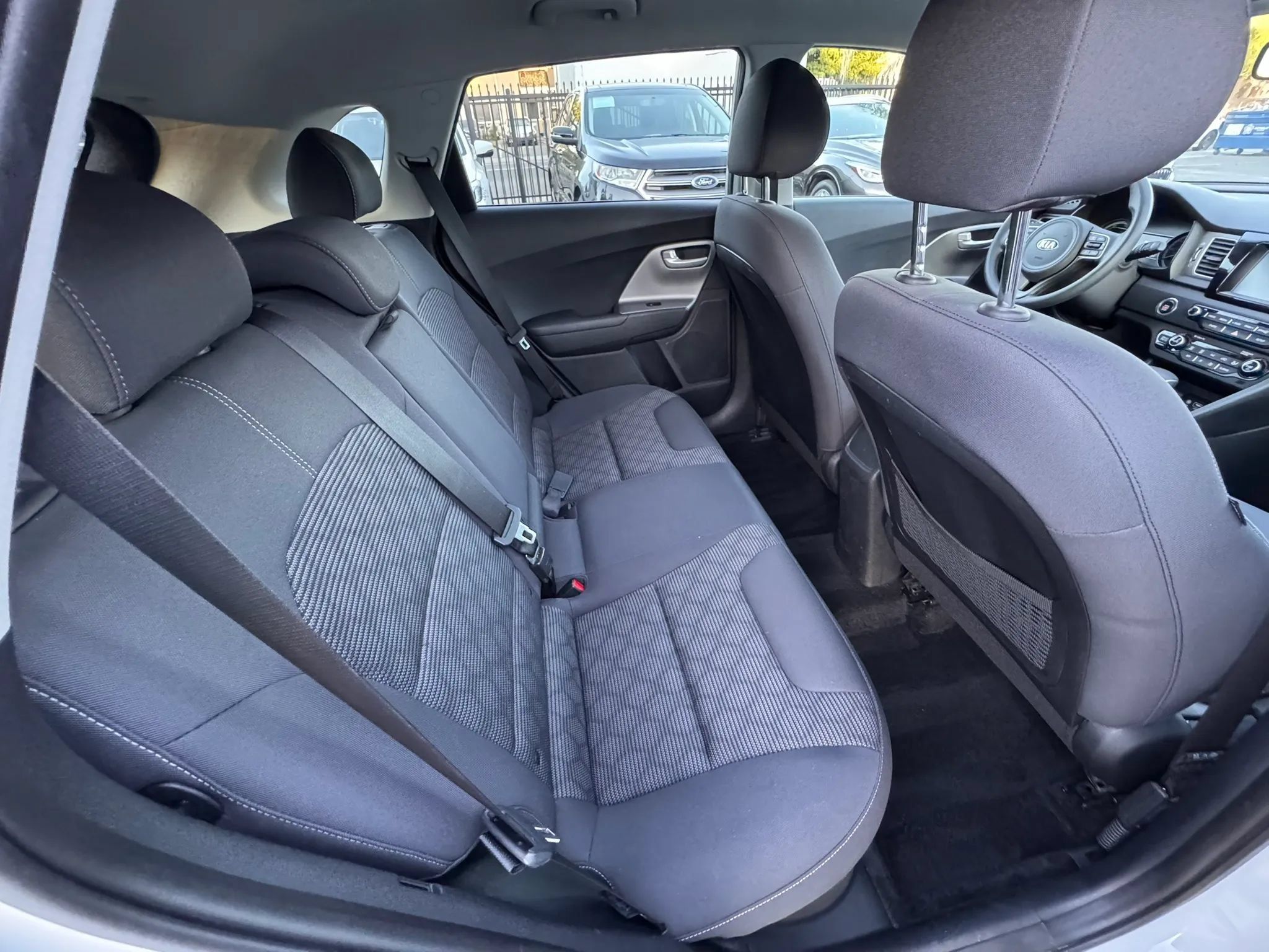 Used 2018 Kia Niro LX FWD image 14