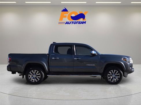 Used 2022 Toyota Tacoma Limited image 6