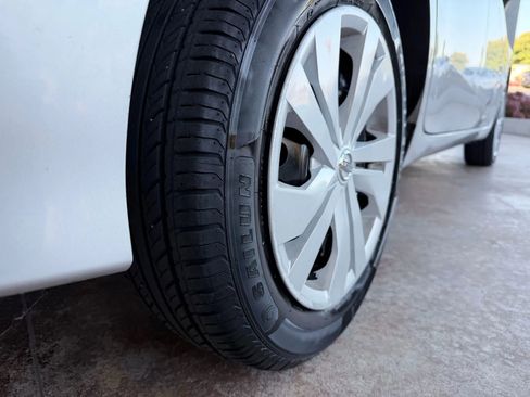 Used 2018 Nissan Versa Note SV image 25