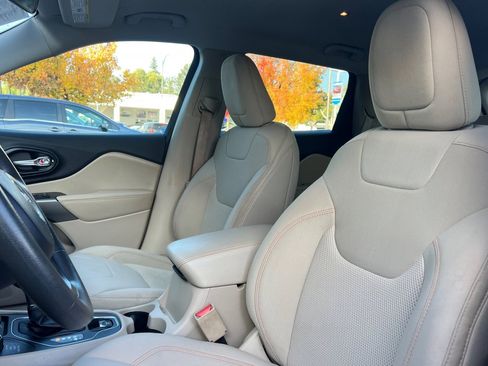 Used 2020 Jeep Cherokee Latitude image 23