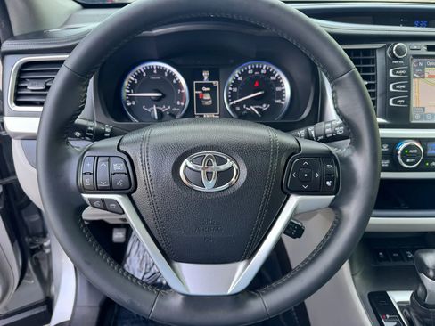 Used 2016 Toyota Highlander XLE AWD/4WD image 26