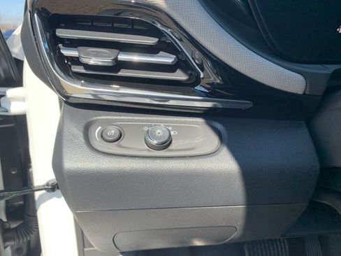 New 2026 Buick Envista Avenir image 19