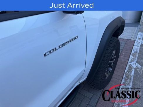 Used 2024 Chevrolet Colorado ZR2 w/ ZR2 Convenience Package III image 25