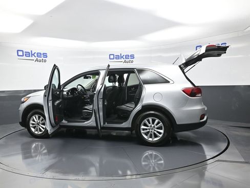 Used 2020 Kia Sorento LX w/ LX I4 Convenience Package image 55