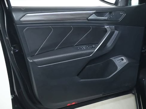 Certified 2022 Volkswagen Tiguan SEL R-Line image 23