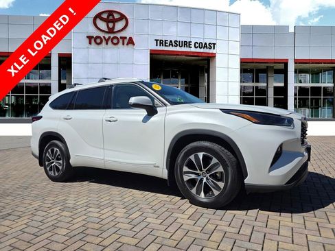 Used 2022 Toyota Highlander XLE image 1