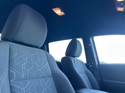 Certified 2017 Toyota Tacoma TRD Off-Road image 20