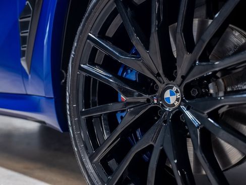 Used 2025 BMW X5 M60i w/ Climate Comfort Package image 24