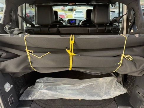 Used 2017 Jeep Wrangler Unlimited Sahara image 11