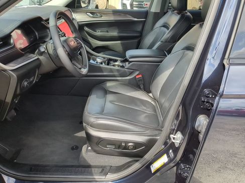 Used 2023 Jeep Grand Cherokee Limited AWD/4WD image 14