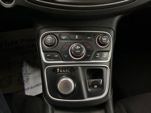 Used 2015 Chrysler 200 Limited w/ Convenience Group image 49