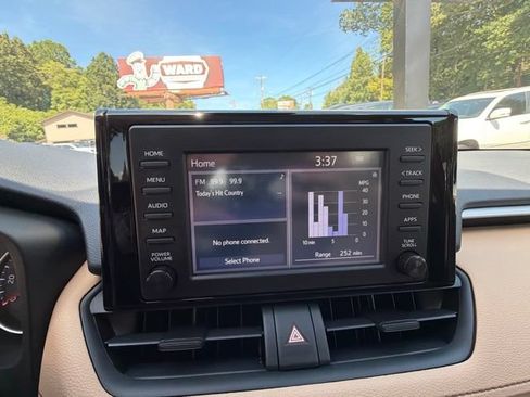 Used 2019 Toyota RAV4 LE FWD image 36