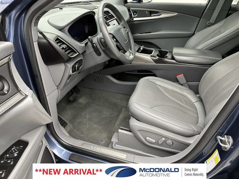 Used 2019 Lincoln Nautilus Reserve FWD image 11