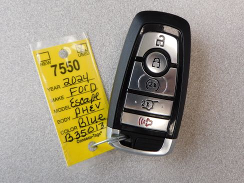 Used 2024 Ford Escape SE image 37