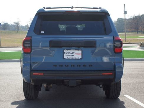 Used 2025 Toyota 4Runner SR5 image 3