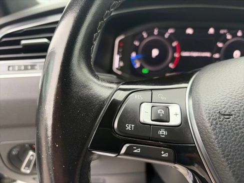 Used 2020 Volkswagen Tiguan SEL Premium R-Line AWD/4WD image 23