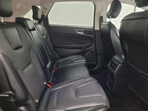 Used 2018 Ford Edge Titanium w/ Equipment Group 301A AWD/4WD image 19