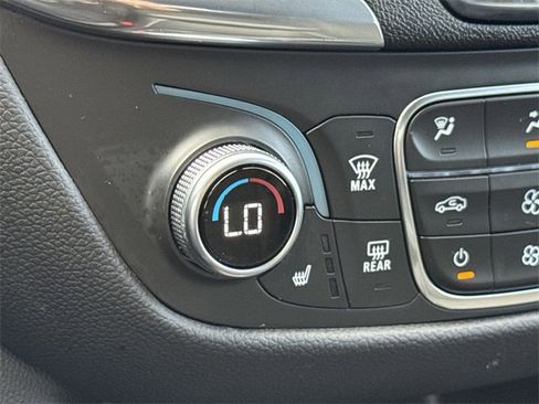 Used 2023 Chevrolet Equinox LT image 20