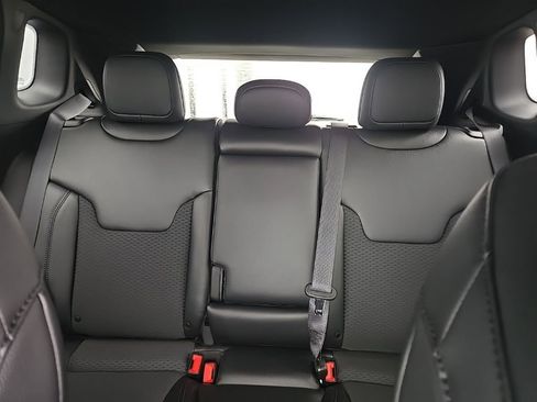 New 2026 Jeep Compass Latitude AWD/4WD image 32