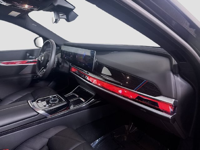 Used 2026 BMW 740i xDrive AWD/4WD image 29