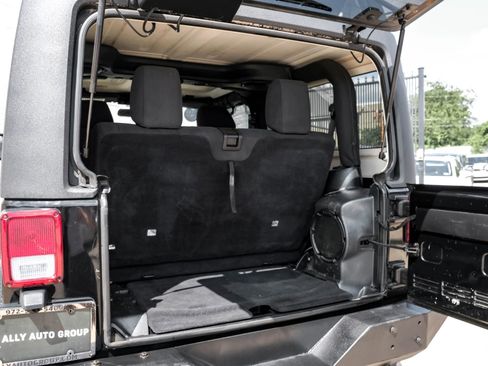 Used 2011 Jeep Wrangler Rubicon w/ PWR Convenience Group AWD/4WD image 35