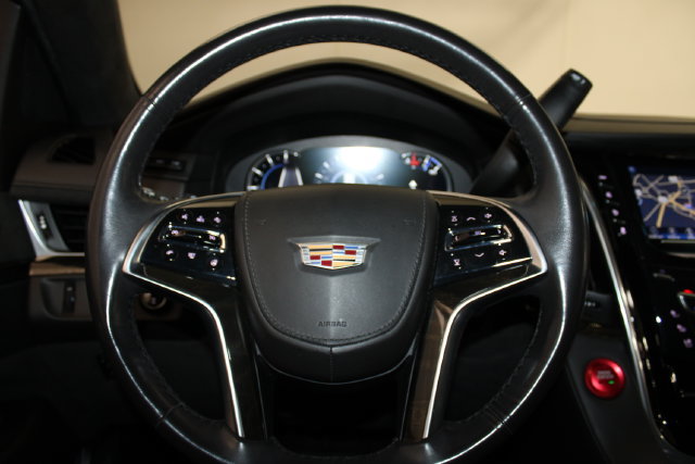 Used 2020 Cadillac Escalade Platinum AWD/4WD image 25