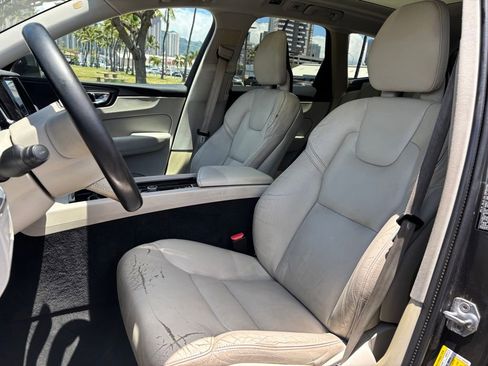 Used 2018 Volvo XC60 T6 Momentum w/ Convenience Package AWD/4WD image 8