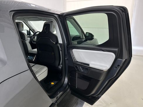 Used 2023 Rivian R1T Adventure AWD/4WD image 19