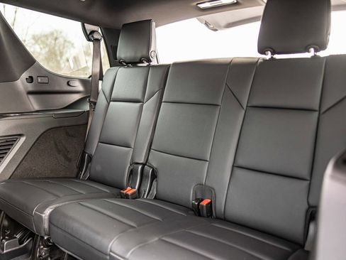 Used 2025 Cadillac Escalade Luxury image 36