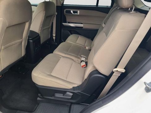 Used 2022 Ford Explorer XLT image 16
