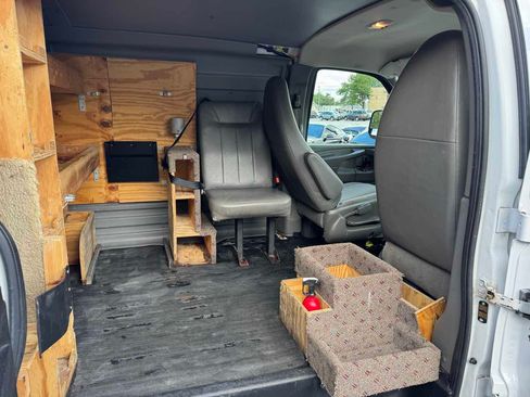 Used 2014 Chevrolet Express 1500 RWD image 28