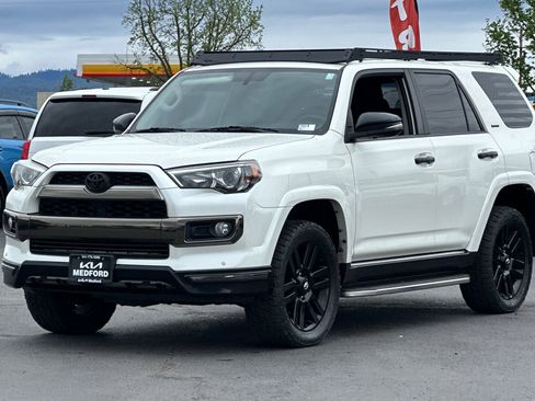 Used 2019 Toyota 4Runner Limited image 9