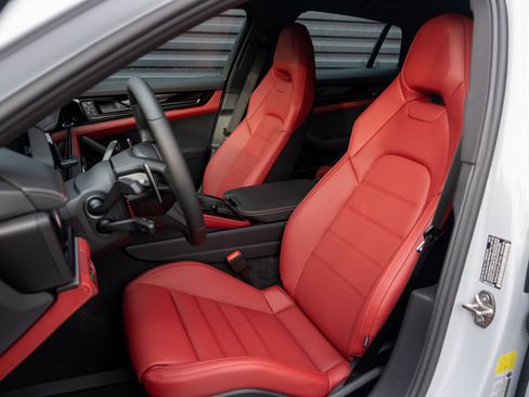 New 2026 Porsche Panamera 4 image 5