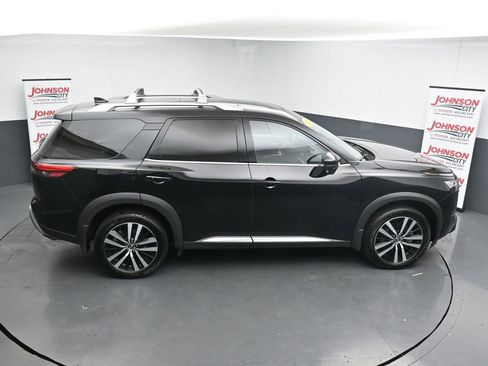Used 2024 Nissan Pathfinder Platinum w/ Cargo Package image 28