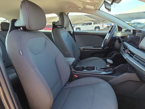 Used 2025 Kia K4 FWD image 18