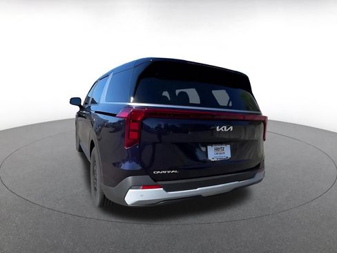 Used 2026 Kia Carnival FWD image 11