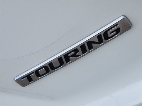 Used 2019 Honda CR-V Touring image 10