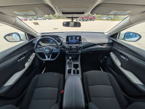 Used 2024 Nissan Sentra SV FWD image 29