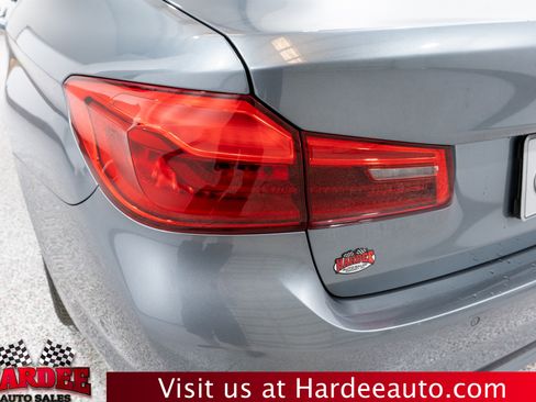 Used 2019 BMW 540i w/ Premium Package image 9