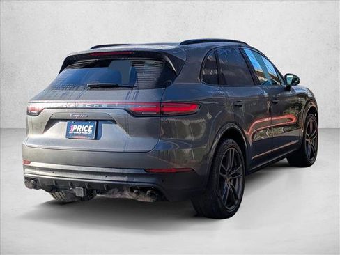 Used 2020 Porsche Cayenne image 5