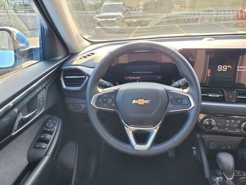 Certified 2024 Chevrolet TrailBlazer LT w/ LT Cold Weather Package FWD image 15