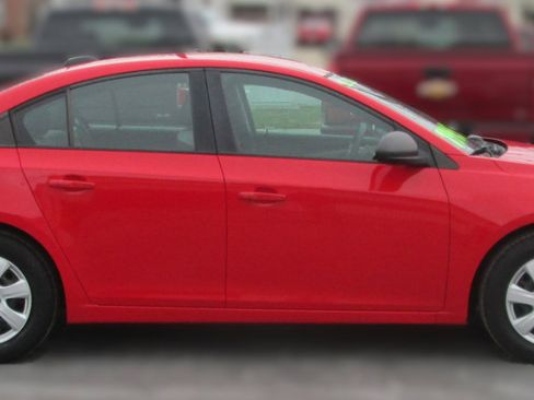 Used 2016 Chevrolet Cruze LS image 2