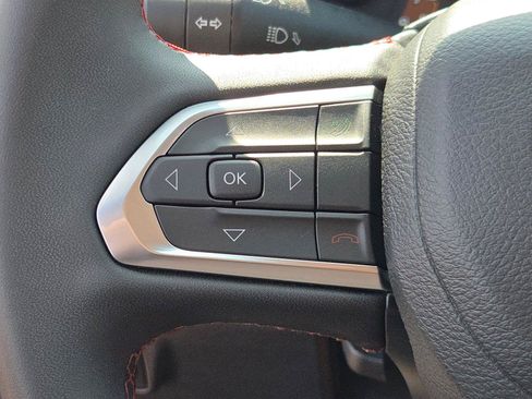 Certified 2025 Jeep Compass Trailhawk AWD/4WD image 16