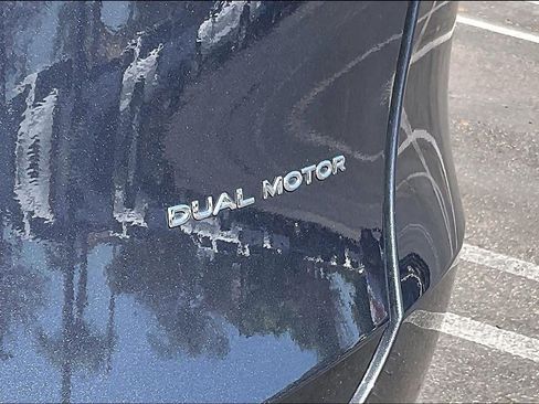 Used 2022 Tesla Model Y Long Range AWD/4WD image 9