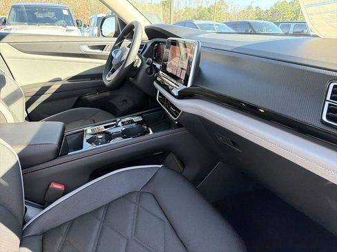 New 2026 Volkswagen Atlas Peak Edition AWD/4WD image 19