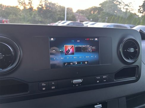 Used 2019 Mercedes-Benz Sprinter 170 image 12